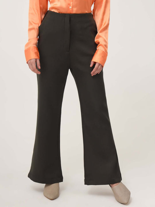 Women'S Luxury Banana Crepe Olive Flared Trouser With Slash Pocket